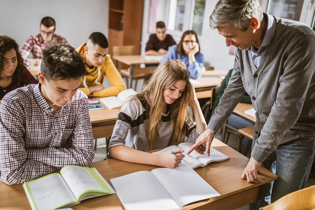 Se rischi di perdere l’anno scolastico l’Istituto Silvio Pellico ti offre l’opportunità, ritirandoti ENTRO IL 15 MARZO 2018 dalla scuola statale o paritaria, di sostenere l’esame di idoneità o l’esame di Stato del percorso prescelto.