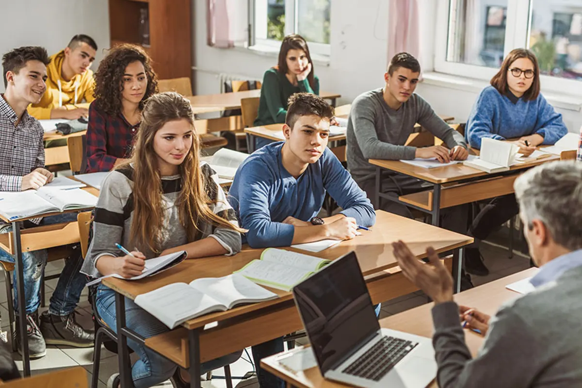 Non perdere l’anno scolastico, sei ancora in tempo! Ottieni uno sconto del 50% sull’iscrizione. Iscriviti entro il 20 Settembre 2022.