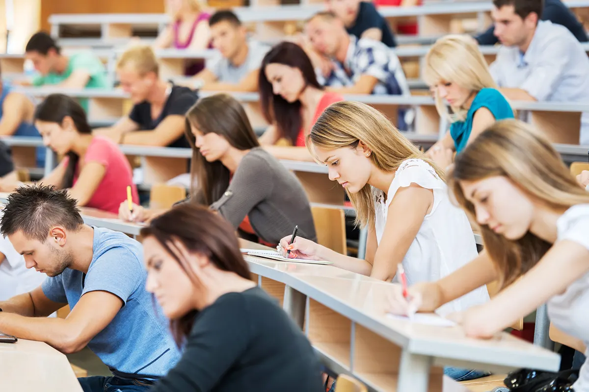 Nel 2017, il 100% degli studenti che hanno affrontato la maturità privata a Roma con l'Istituto Silvio Pellico è stato promosso. Clicca e scopri perché.