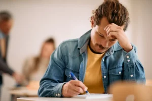 Consegui il diploma in un anno anche se lavori: recupera gli anni scolastici per conseguire il diploma per l'anno accademico 2023-2024.