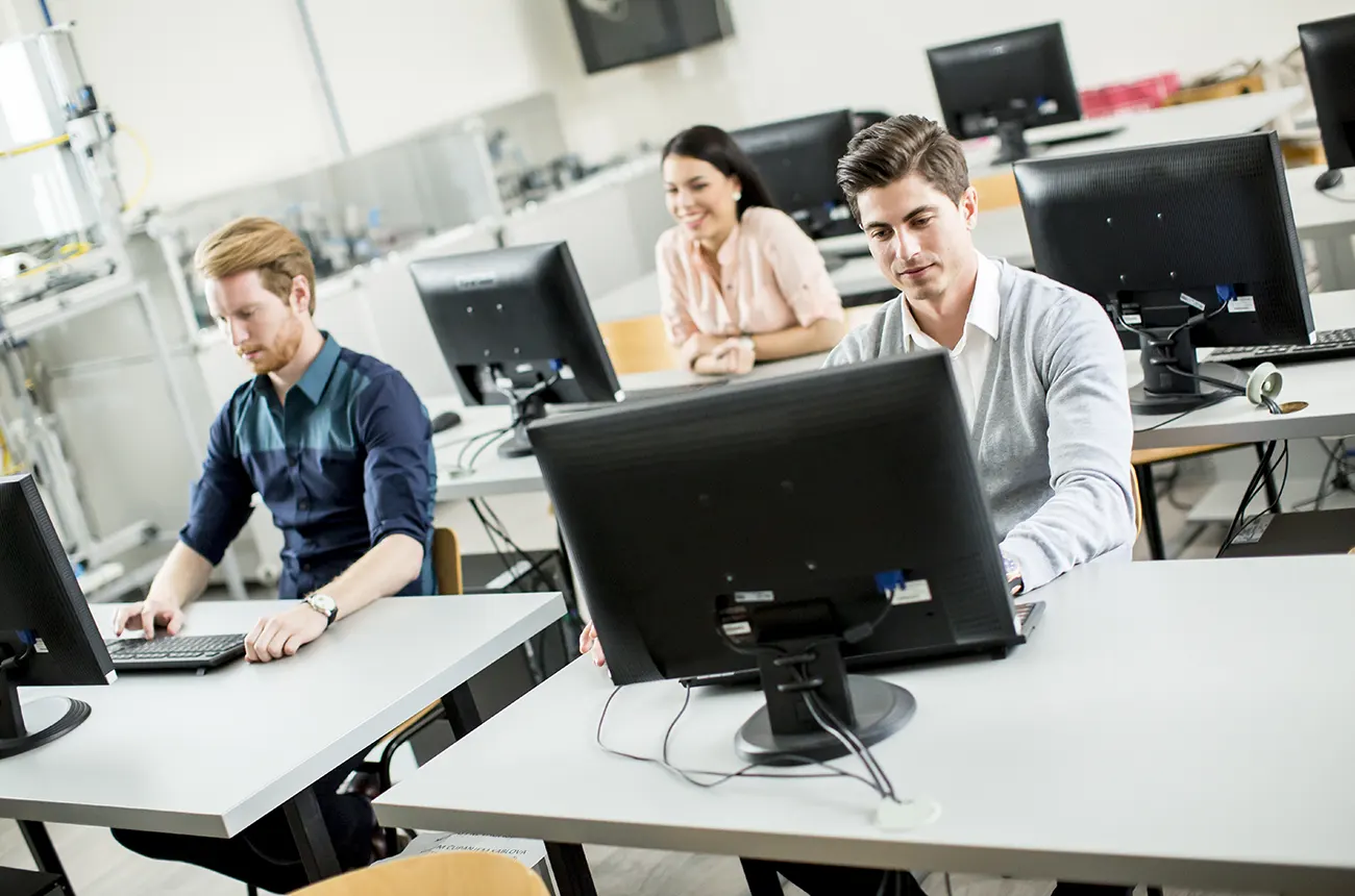 L'Istituto Silvio Pellico organizza corsi di informatica a Montesacro per tutte le esigenze, privati e aziendali e per diverse specializzazioni.