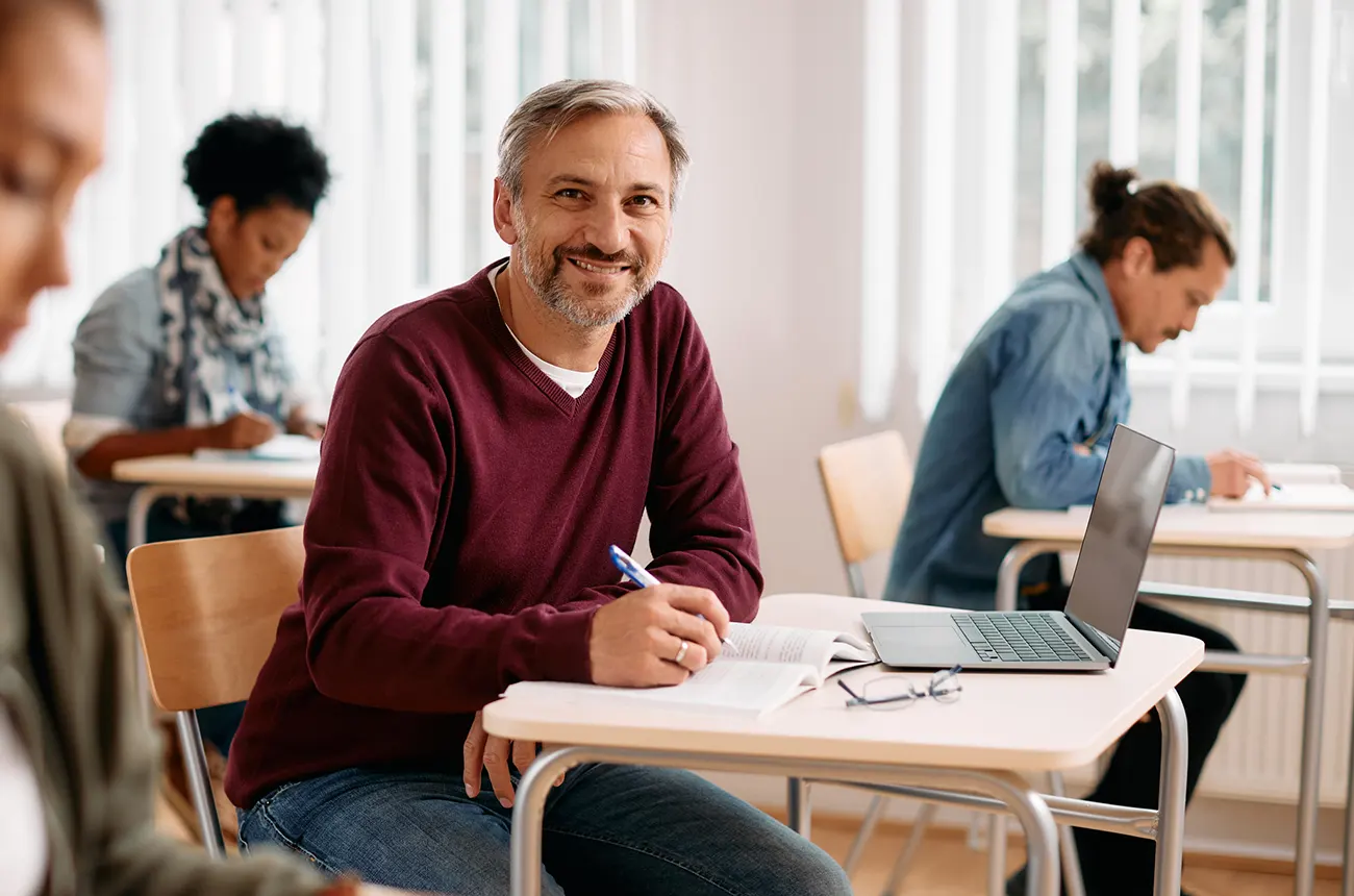 Stai pensando di seguire dei corsi serali a Roma? Scegli l'Istituto Silvio Pellico: esperienza, flessibilità e attenzione per ripartire alla grande.