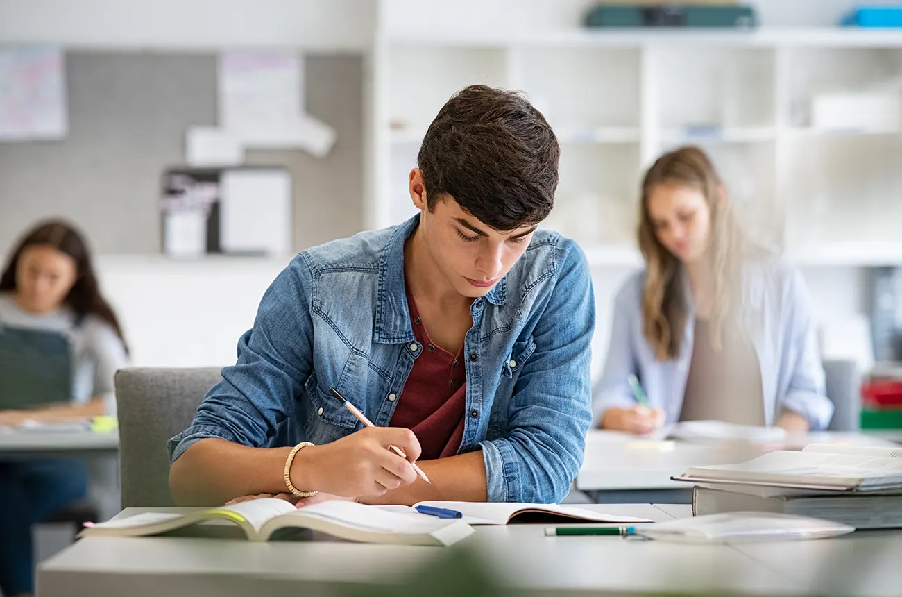 Non aspettare: scopri l'Istituto Silvio Pellico e, con i nostri corsi di recupero anni scolastici a Roma, ricomincia subito a costruire il futuro che vuoi.