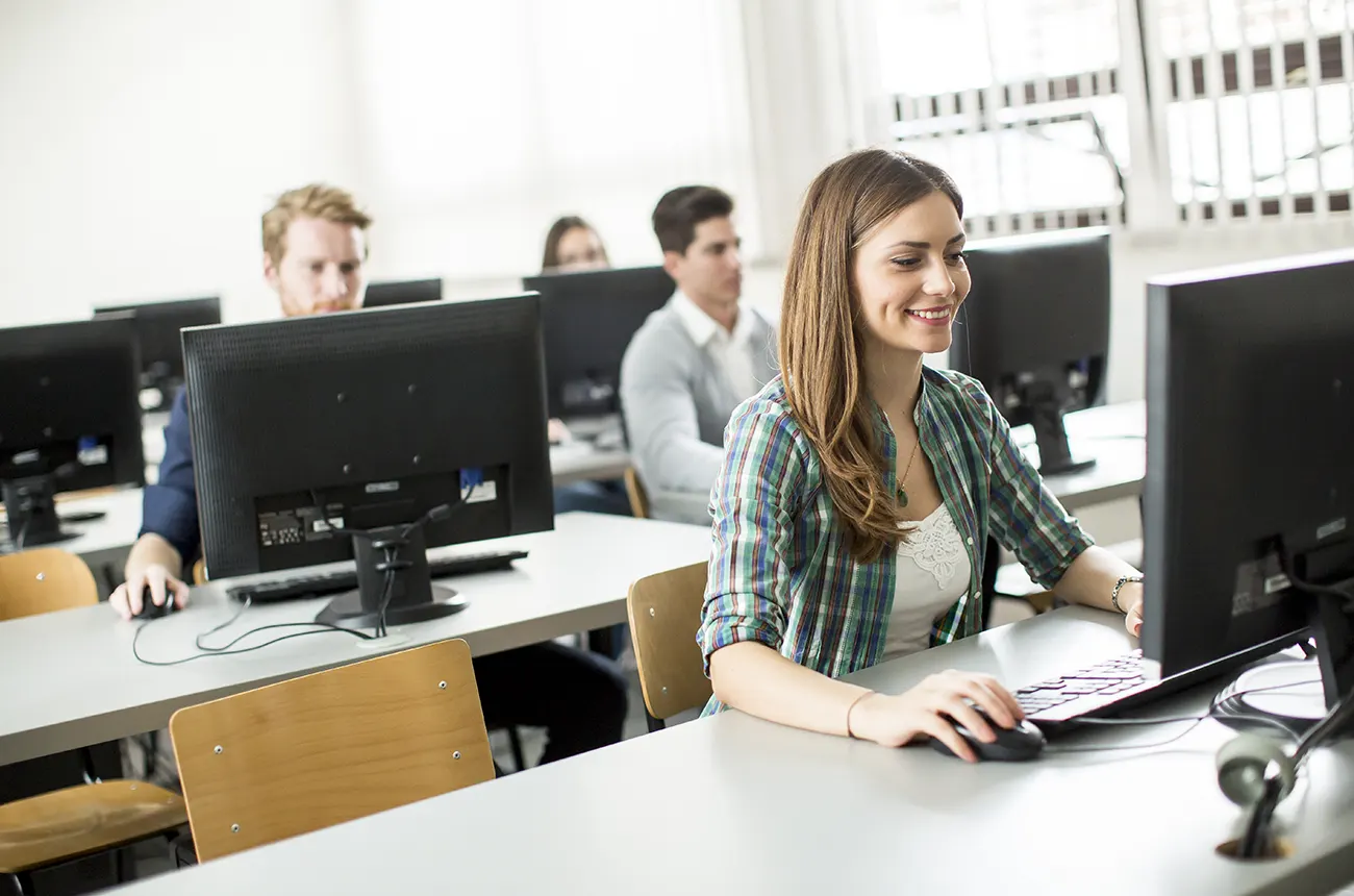 L'istituto di elettronica e elettrotecnica a Roma del "Silvio Pellico" è la risposta alle esigenze del mondo del lavoro in campo elettronico.