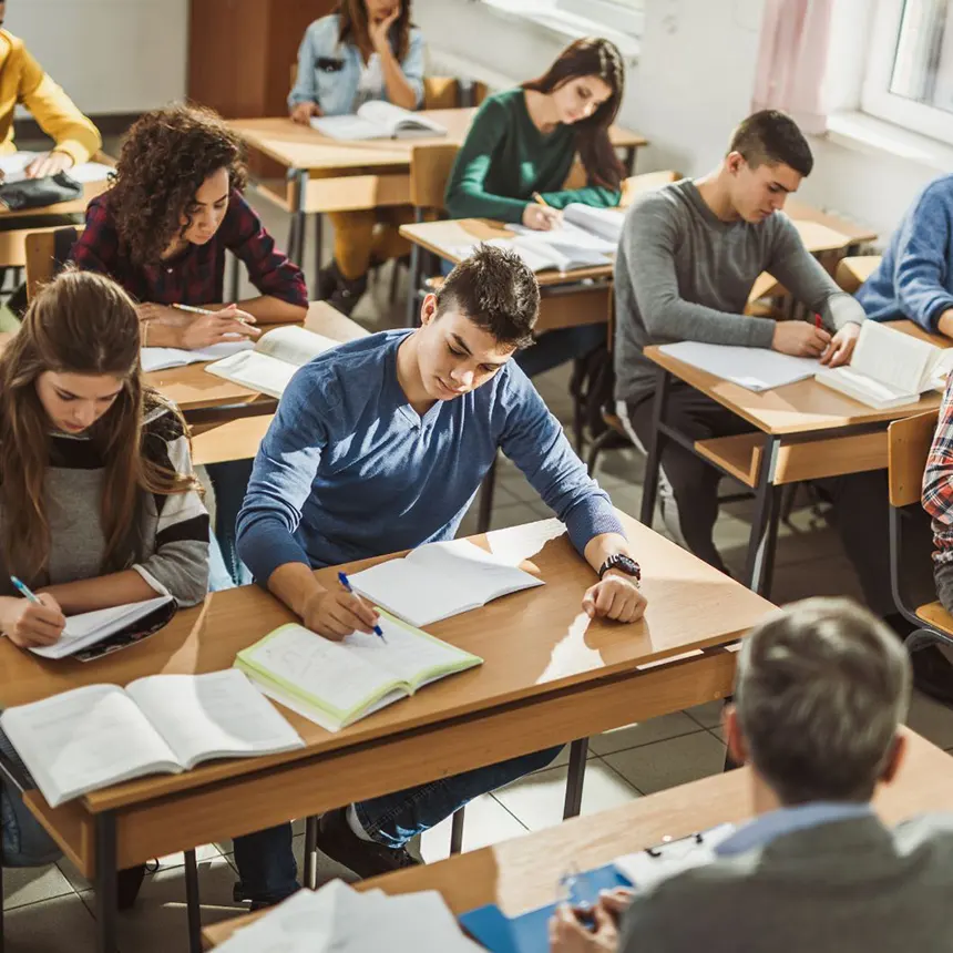 L'Istituto Silvio Pellico è una scuola privata di Roma Nord a Montesacro che organizza corsi di liceo e recupero anni scolastici.