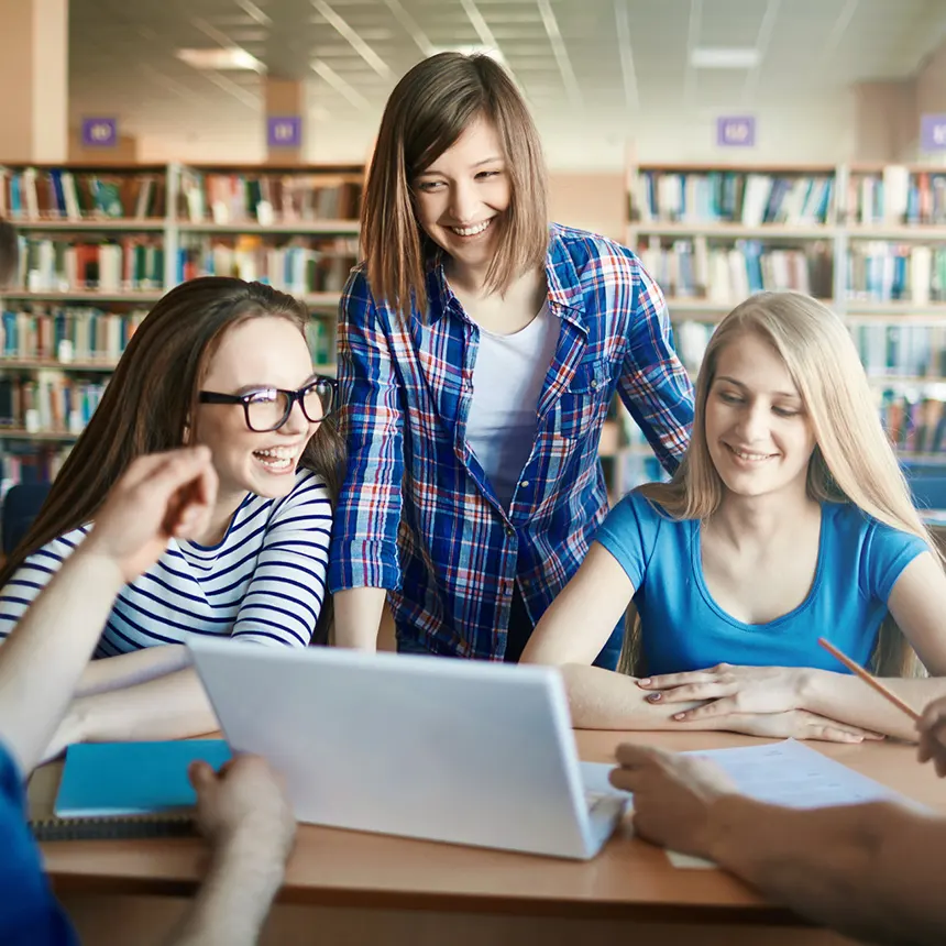L'Istituto Silvio Pellico è una scuola privata di Roma Nord a Montesacro che organizza corsi di liceo e recupero anni scolastici.