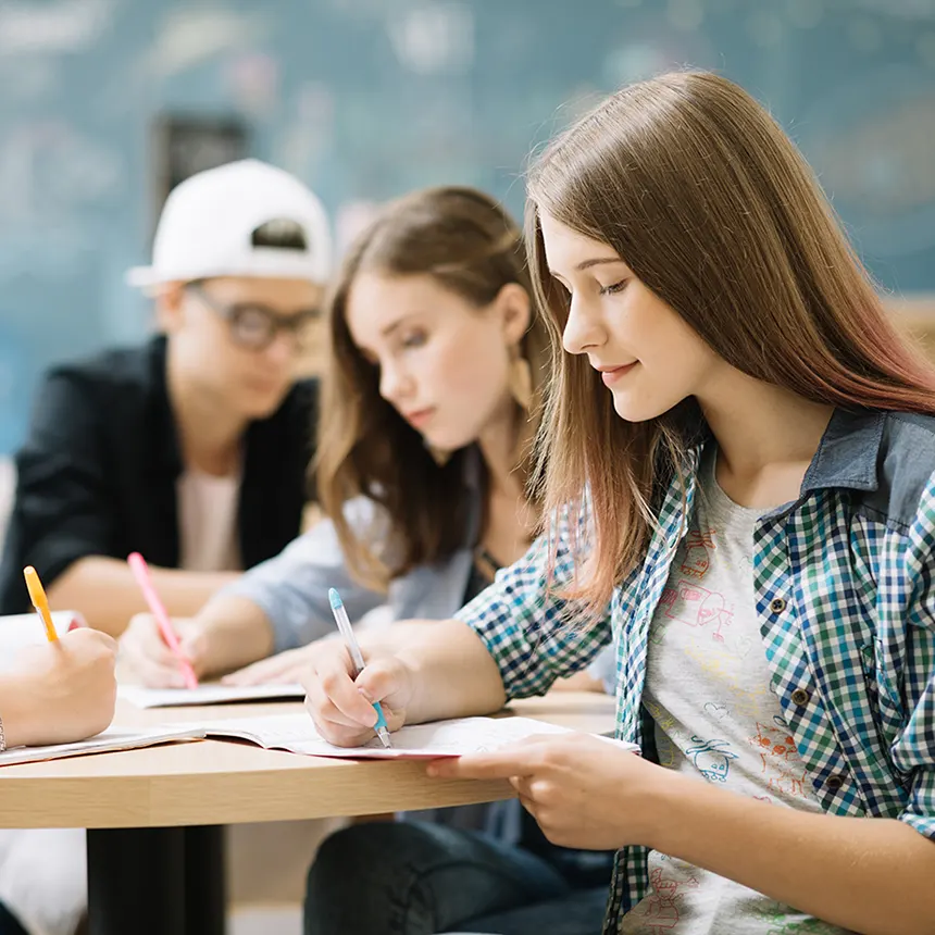 L'Istituto Silvio Pellico è una scuola privata di Roma Nord a Montesacro che organizza corsi di liceo e recupero anni scolastici.