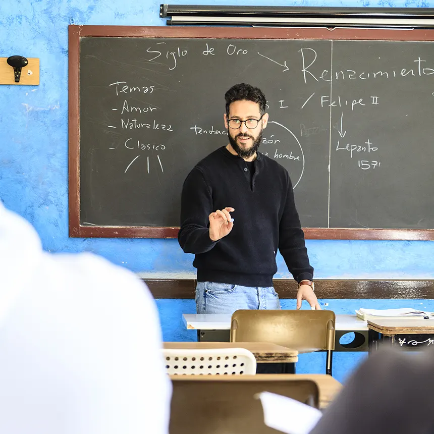 L'istituto Silvio Pellico aiuta gli studenti che hanno richiesto il ritiro da scuola superiore pubblica a non perdere l'anno. Scadenza dei termini il 15 Marzo di ogni anno.