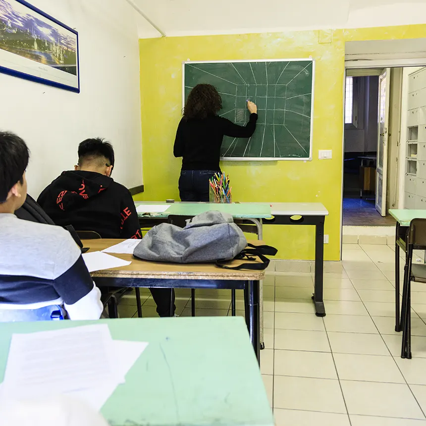 L'istituto Silvio Pellico aiuta gli studenti che hanno richiesto il ritiro da scuola superiore pubblica a non perdere l'anno. Scadenza dei termini il 15 Marzo di ogni anno.