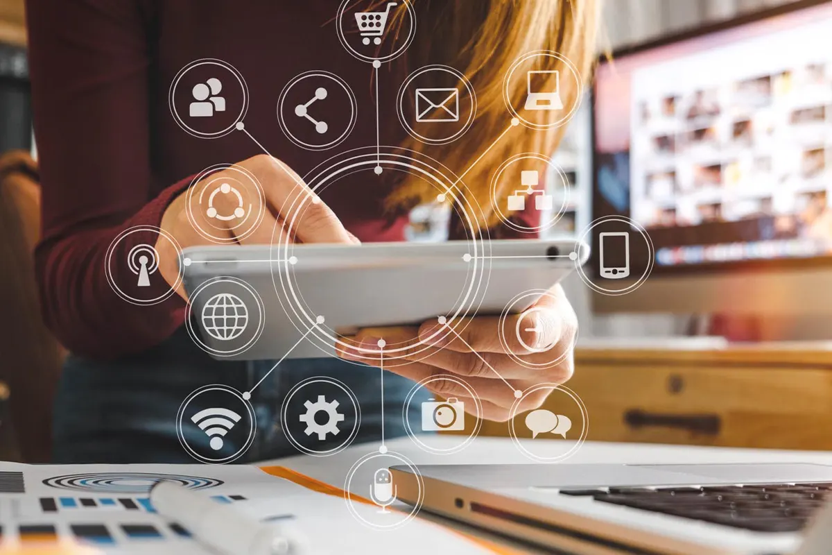 Le competenze digitali di base rappresentano il passaporto per la cittadinanza attiva e l'inclusione sociale, oggi è una componente imprescindibile per orientarsi nel mondo del lavoro.