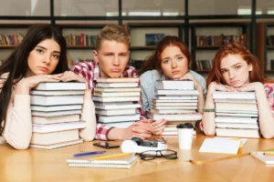 Debiti scolastici formativi al liceo: tutto quello che devi sapere se li hai ottenuti e su come recuperarli per non perdere l’anno.