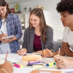 Un programma di studio personalizzato per recuperare gli anni persi, conseguire il diploma e raggiungere i tuoi obiettivi. Ottieni uno sconto del 50% sull’iscrizione per l'anno accademico 2026/2027.