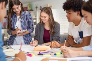 Un programma di studio personalizzato per recuperare gli anni persi, conseguire il diploma e raggiungere i tuoi obiettivi. Ottieni uno sconto del 50% sull’iscrizione per l'anno accademico 2026/2027.